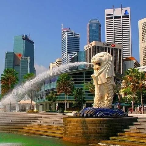 Singapore blends world-class education, multicultural vibrancy, and strong research output in a compact city-state. It’s a leading Asian destination for international students.